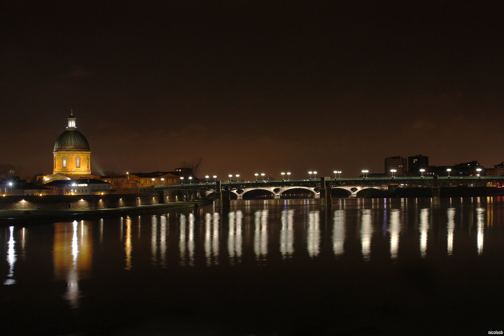 Toulouse et la Garonne de nuit